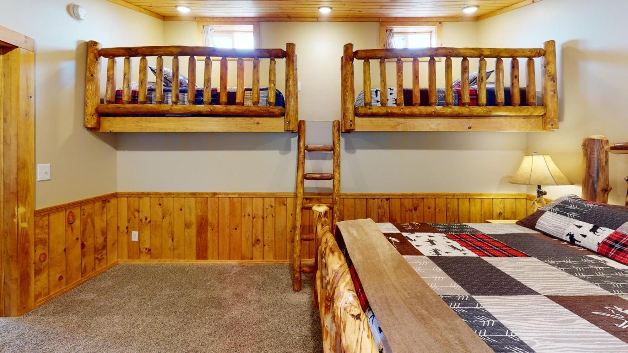 Rough Cut Hotel 3*