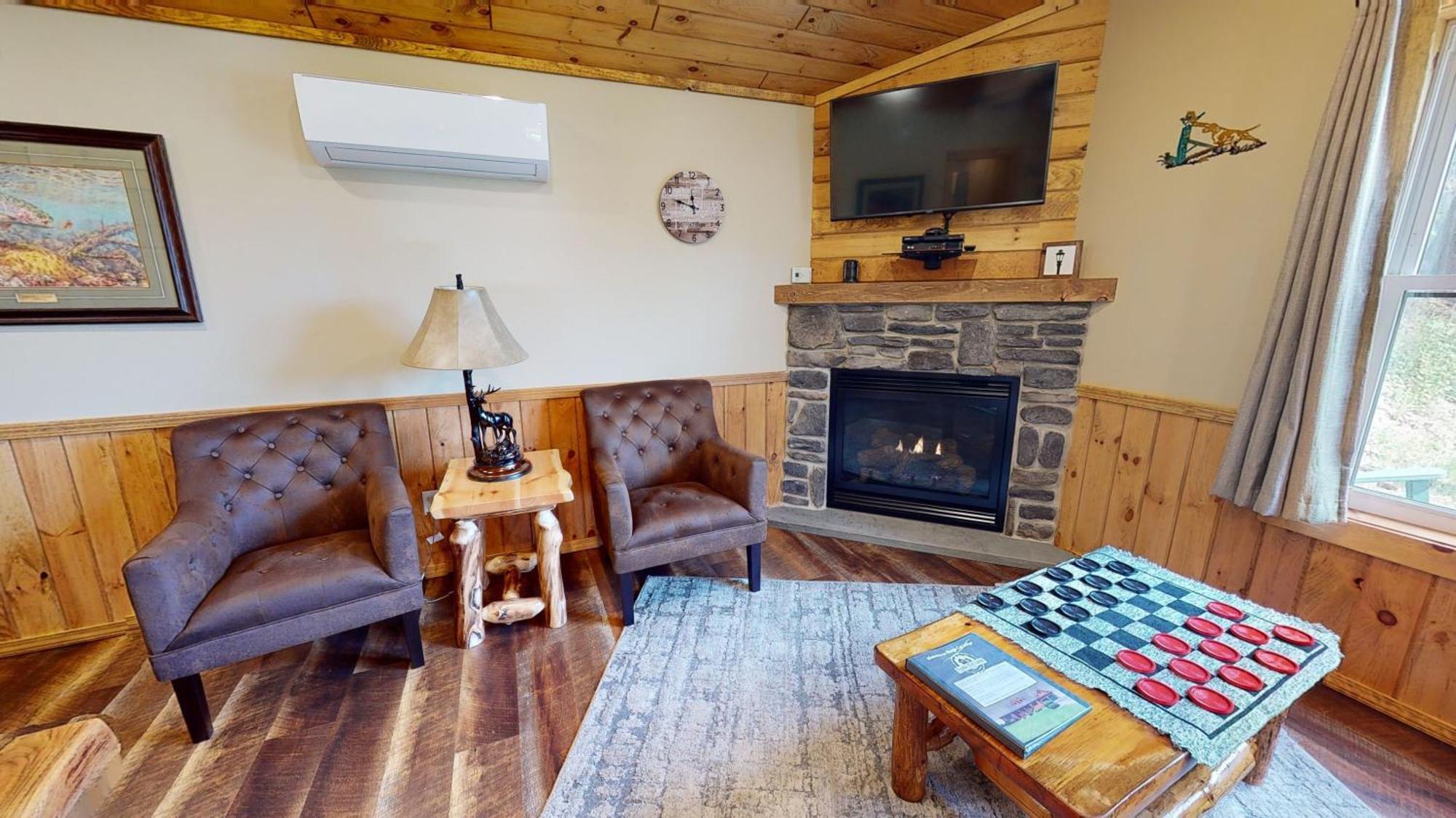 Rough Cut Hotel Gaines