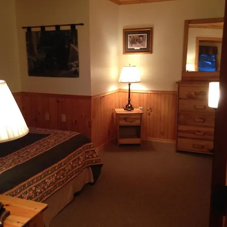 Rough Cut Lodge Gaines Room photo