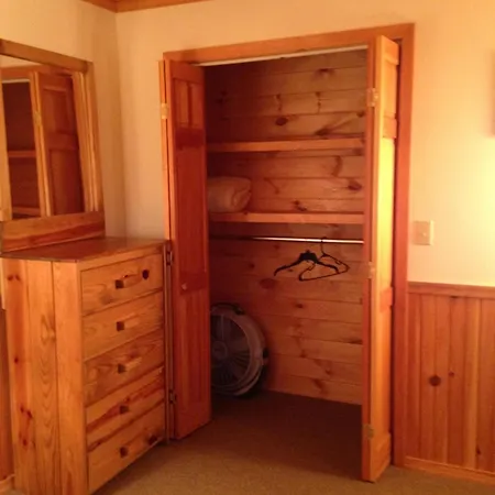 Rough Cut Lodge Gaines Room photo