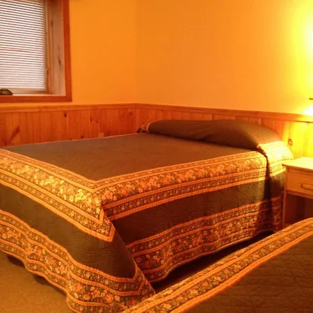 Rough Cut Lodge Gaines Room photo