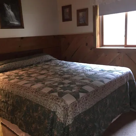 Rough Cut Lodge Gaines Room photo