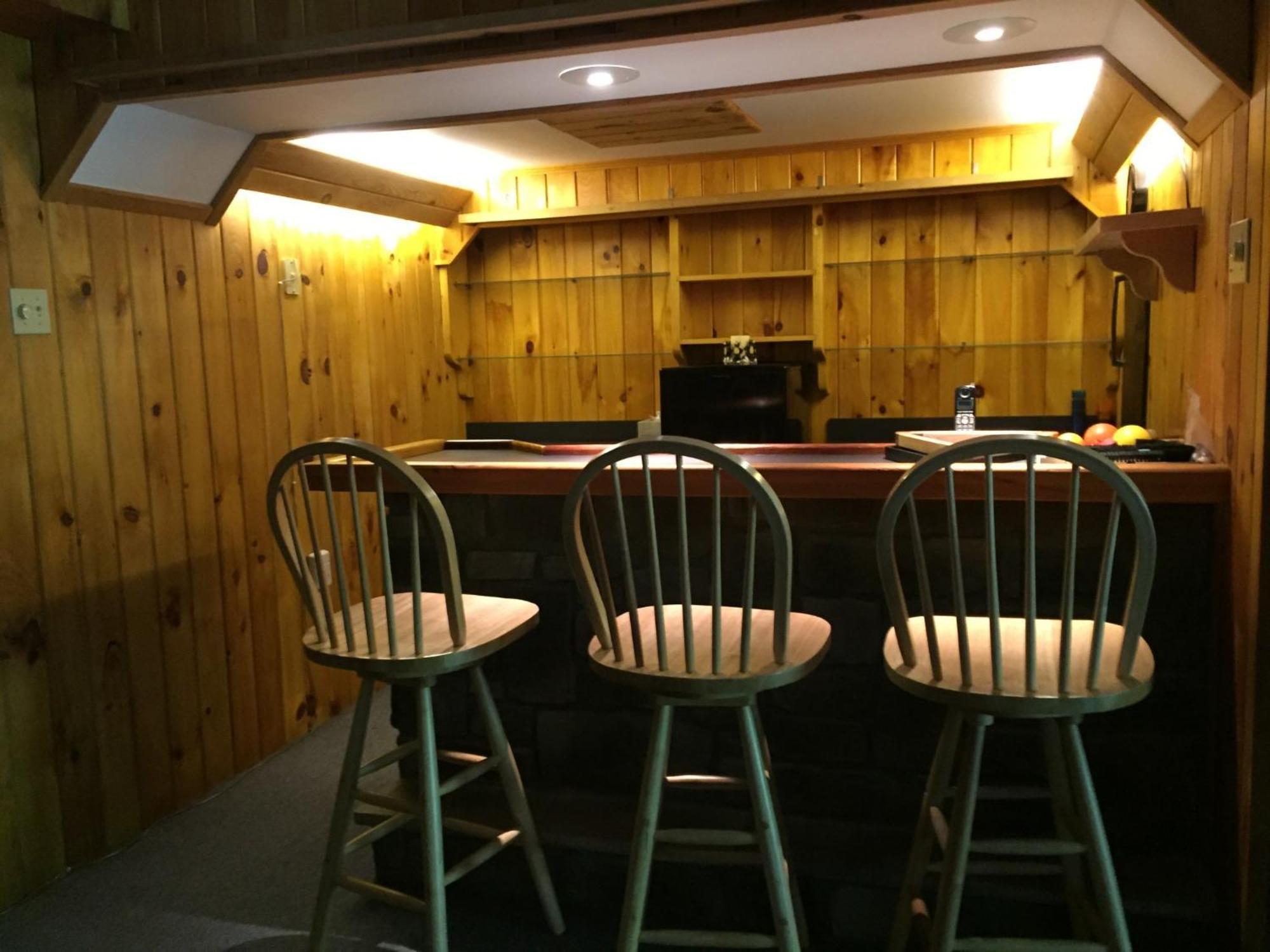 Hotel Rough Cut Gaines